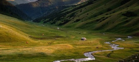 «Жер ешкімге сатылмайды, шетелдік компанияларға берілмейді. Болды!».