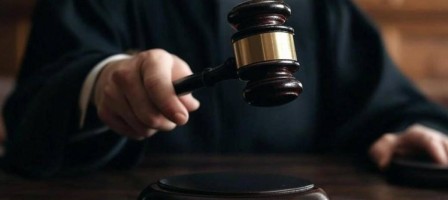 ШҚО-да полицейлер белгілі азаматтан ақша бопсалағаны үшін сотталды.