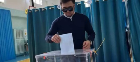Елдос Сметов дауыс берді.