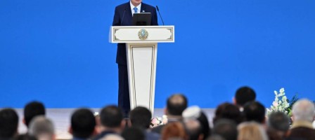Астанада тілге қатысты дау тұтанды: сатушы Тоқаевтың сөзін бұрмалап, балаға сес көрсеткен….