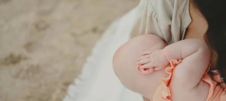 Түркістан облысында 16 жастағы қыз босанды. Күйеуі қылмыстық жауаптан қашып оны үйіне әкеп тастаған.