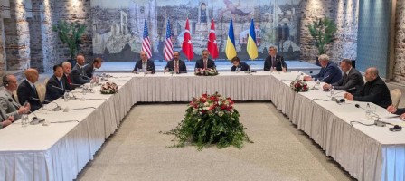 Стамбұлда Украина, Түркия және АҚШ өкілдерінің кездесуі басталды.