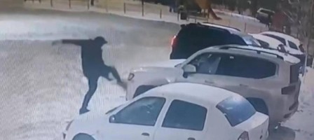 Астанада айналма дөңгелегінде вандалдардың суреті көрсетіледі.