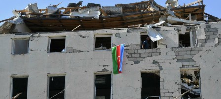 Қарабақ қақтығысы: Гянджада 12 адам қаза болды (видео).