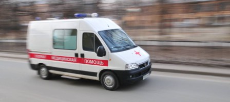 Атырауда бесінші қабаттан екі жұмысшы құлады. Бірі қайтыс болды, екіншісі ауруханада.