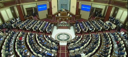 Суперпрезиденттік жүйені ықпалды Парламент қана ығыстырады.