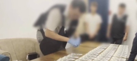 Шымкенттің екі тұрғыны жалған купюралар мен есірткі заттарын сатуға тырысқан .