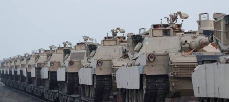 АҚШ президенті Украинаға америкалық танкілер беретінін мәлімдеді.