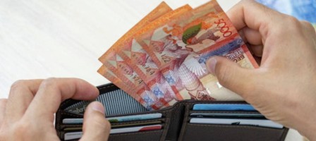 Ел тұрғындары қанша жалақы алатыны белгілі болды.