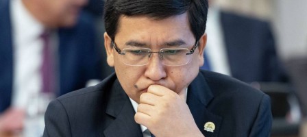 Асхат Аймағамбетов ҚР Оқу-ағарту министрі лауазымынан босатылды.
