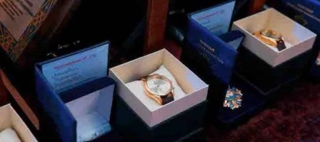 «Қазақстанның құрметті азаматы» атағы 1млн 750 мың теңге тұрады.