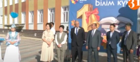 Шенеуніктер алдамшы мектептің ашылу салтанатын өткізген.