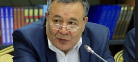 Қазақ тілінің жолын байлап отырған — өзіміздің орыстанып кеткен қазақтар.