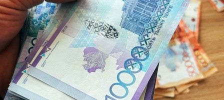 Алматыда білім бөлімінің басшысы 12 миллион теңге пара алмақ болған.