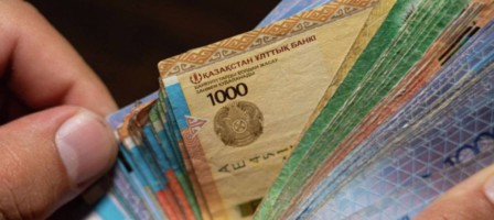Павлодарда колледж есепшісі басқа адамдардың атынан жалақы алған.