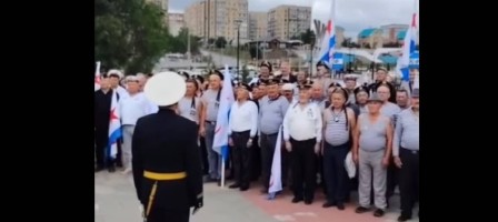 Қостанайда Ресейдің әскери-теңіз күштері күнін атап өткендерге айыппұл салынды (ВИДЕО)