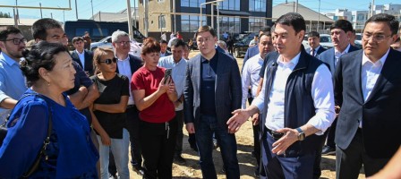 Алматы әкімі Алатау ауданының тұрғындарымен кездесті