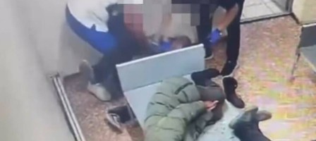 Қостанайда дәрігер 61 жастағы ер адамды айықтырғышта ұрып-соққан