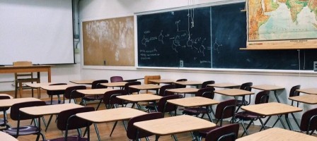 Енді сабақ үстінде телефон қолданған оқушылардың ата-анасы жазаланады