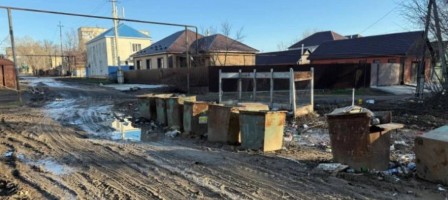 Қараңғы көше, батпақ жол: Орал тұрғындарының жанайқайы естілмей тұр