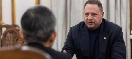 Антикоррупциялық органдар Зеленскийдің кеңсе басшысының үйінде тінту жүргізді