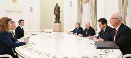 Бес сағатқа созылған келіссөз: Путин АҚШ өкілдерімен бейбіт жоспарды талқылады