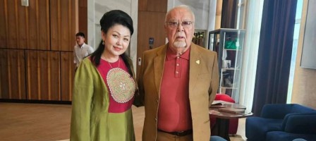 "Көзіме жас келеді мөлтілдеген": Бағдат Әшімова марқұм Асанәлі Әшімовті еске алды (ФОТО)