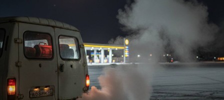 Абай облысында көлік ішіне түнеген екі адам иіс тиіп қайтыс болды
