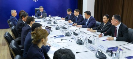 Олжас Бектенов МӘМС жүйесін трансформациялау және «цифрлық қалқан» енгізу мәселелері бойынша кеңес өткізді