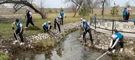 Жас қазақстандықтар «Мөлдір бұлақ» республикалық акциясына қатысуда