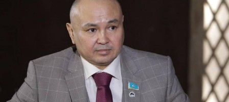 "Аманат" пен "Әділет" партиялары біріге ме: Ерлан Саиров жауап берді