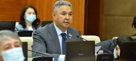 Азат Перуашев "Ақ жол" партиясы төрағалығынан кететінін мәлімдеді