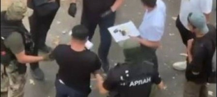 Шымкенттік блогер кәсіпкерлерден ақша бопсалағаны үшін ұсталды