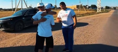 «Құрылтайға жол» жеке бастамасы ортақ іске айналуда: Аршалы жұрты Меңдібай ағаны шығарып салды, Осакаровка тұрғындары дастарқан жайып қарсы алды