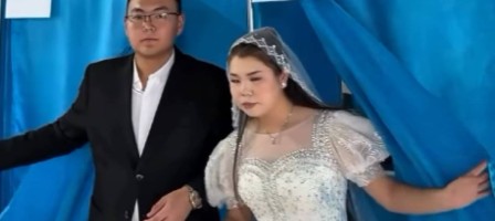 Жас жұбайлар ел болашағына бірге таңдау жасады