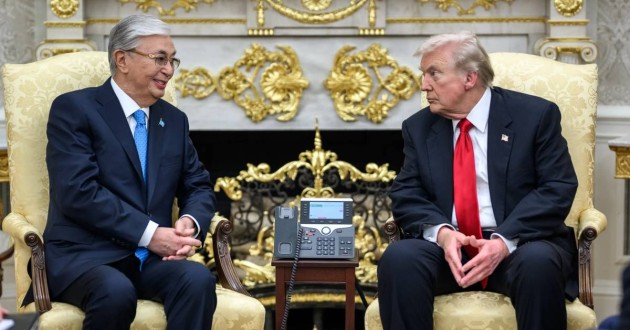 Трамп пен Тоқаевтың кездесуі. Ақ үйден жеткен суреттер (ФОТО)