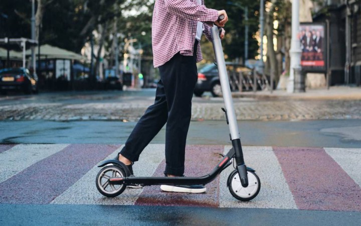 Тротуары жоқ елде самокатты қолдану туралы заң қабылданды.