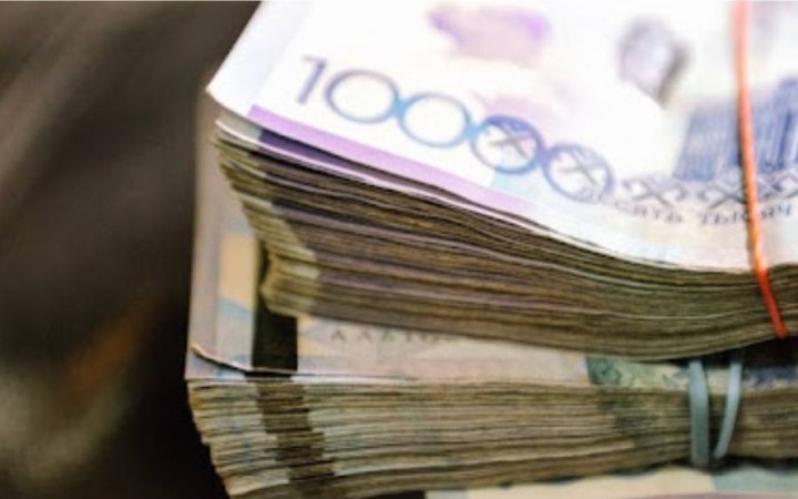 Павлодарда мектеп директоры бір миллион теңгеге алаяқтық жасады.