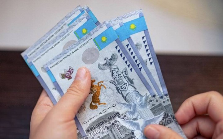 10 млн теңге. ҚТЖ 6 жыл бұрын өлген адамға сыйақы аударып келген.