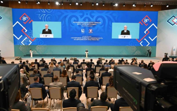 Президент Тоқаев мәслихаттар мен референдумның маңыздылығын атап өтті: Жаңа кезеңнің басталуы.