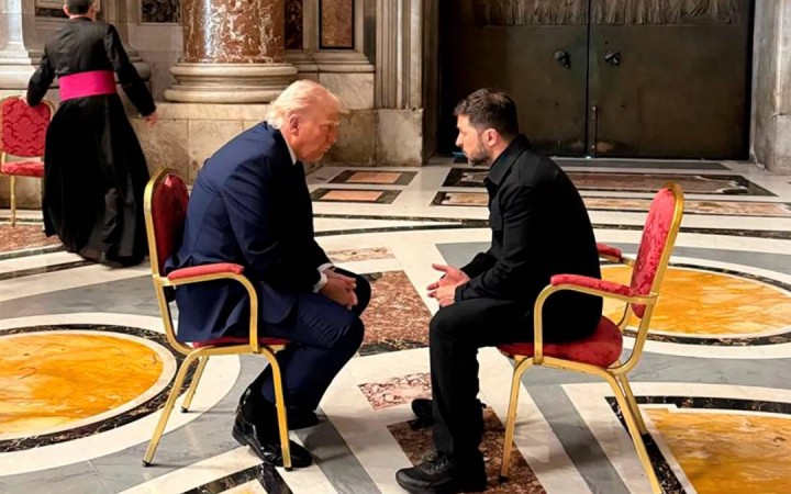 Трамп Зеленскийге әскери көмекті тоқтатуға бұйрық бермегенін айтқан – WSJ.