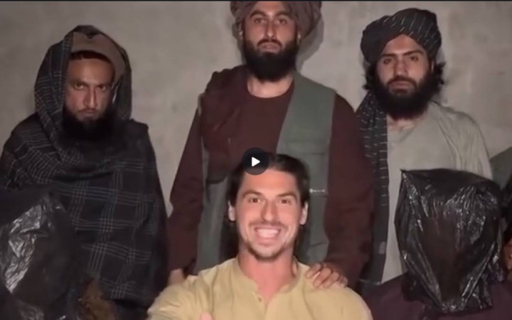 Қош келдіңіздер! – тәліптердің туристер үшін түсірген видеосы тарады (ВИДЕО)