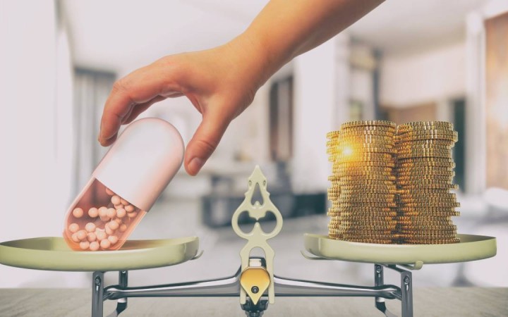 «Ақшаң болмаса арам өлесің бе?»: Алматыдағы оқиғаны журналист айып берді