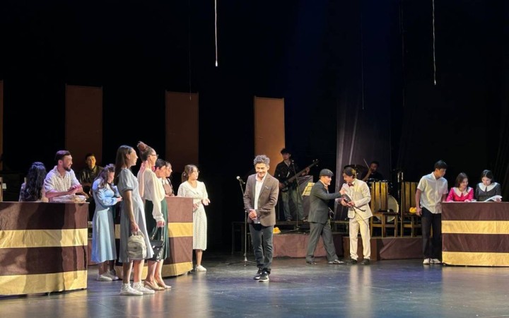 "Жолы болғыш жігіт" пьесасы заманауи сахнада қайта жаңғырды