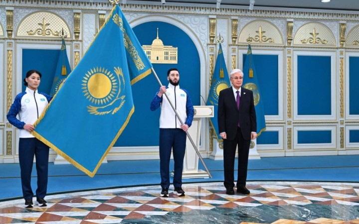 Президент Олимпиада ойындарына қатысатын ұлттық құрама мүшелеріне Мемлекеттік туды тапсырды