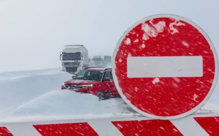 Абай облысында боран мен аяз күшейеді: кей жолдар жабылып, жүргізушілерге шұғыл ескерту жасалды