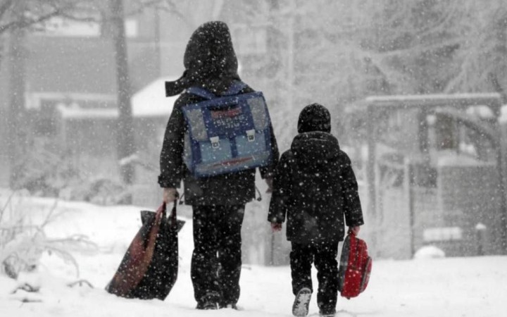 Астанада екінші ауысымдағы оқушылар қашықтан оқуға көшті