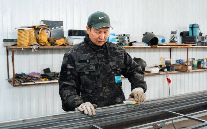 Металл бұйымдардан лофт жиһазына дейін: ауылдағы кәсіпкерліктің дамуы