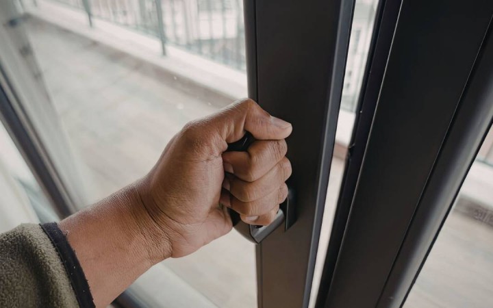 Алтыншы қабаттан құлап кеткен 5 жасар бала көз жұмды