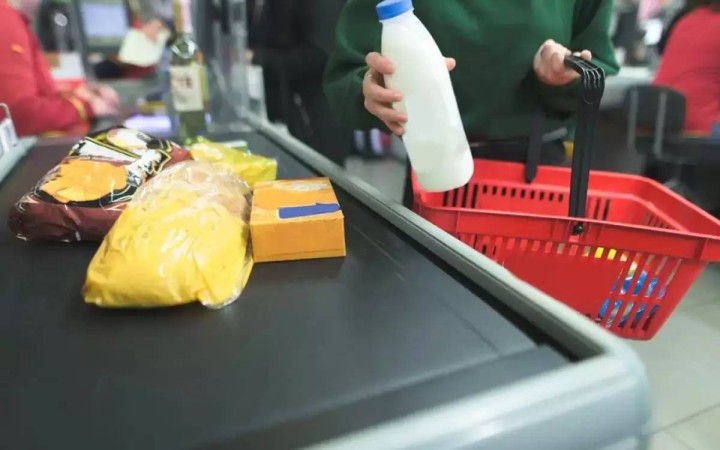 Тараздағы маркетте жарамдылық мерзімі өткен тауарлар табылды